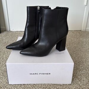 Like New Marc Fisher Zip Ankle Boot